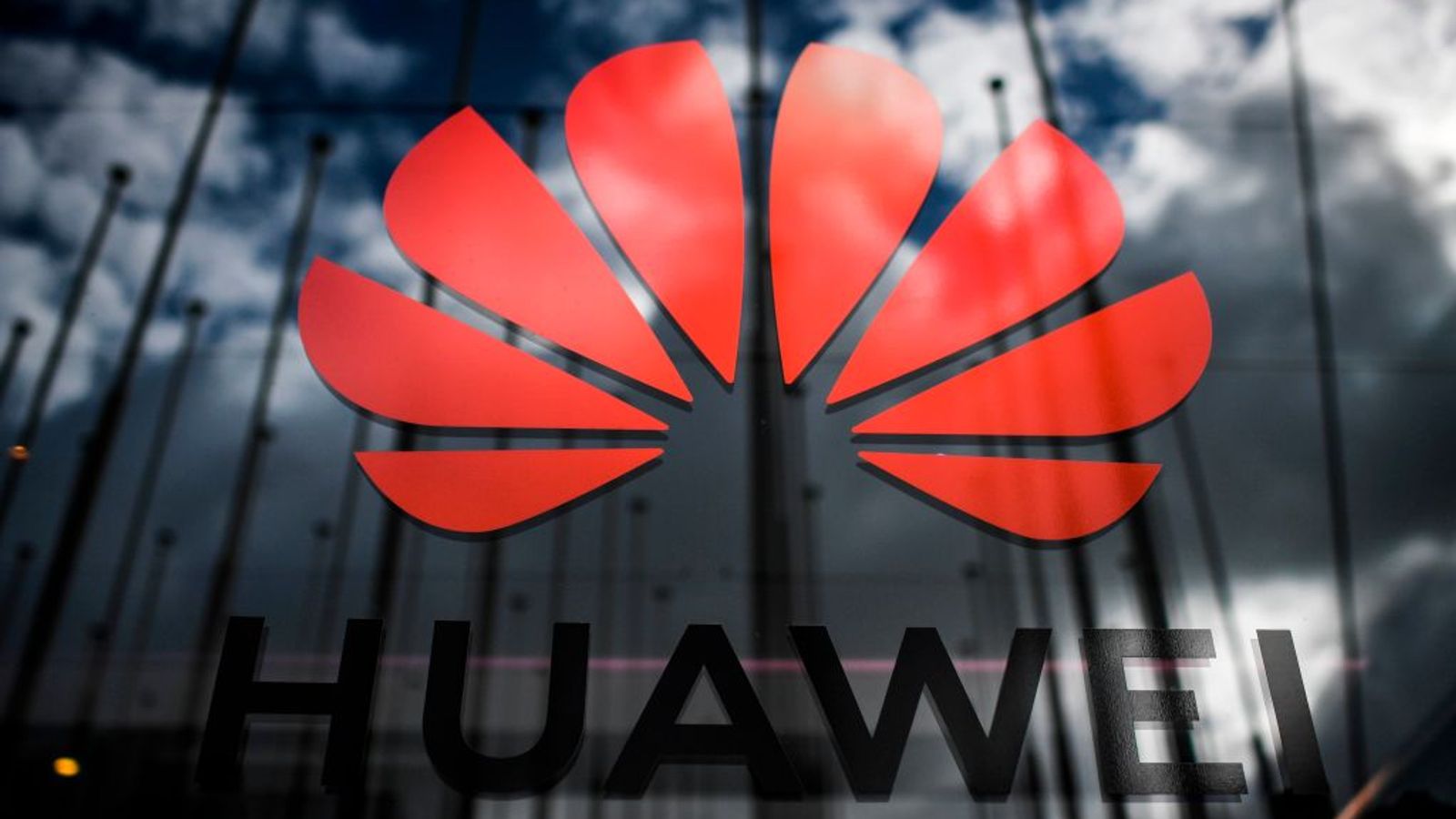 Huawei включена в список фирм Пентагона, поддерживаемых китайскими военными